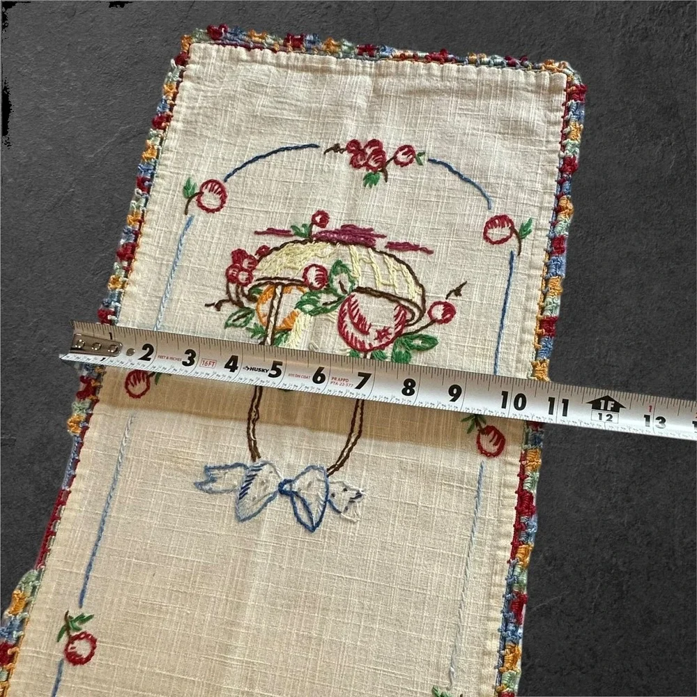 Vintage‎ Hand Embroidered Linen Table Runner Crochet Edge Cottagecore